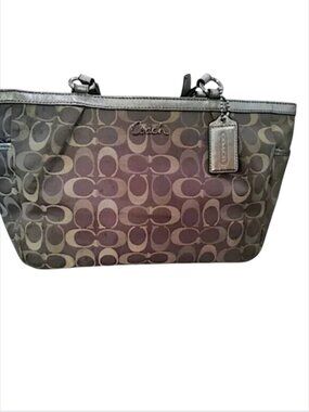 Coach Gallery Signature Tote / Purse #17676 Shimmery Silver Gray
